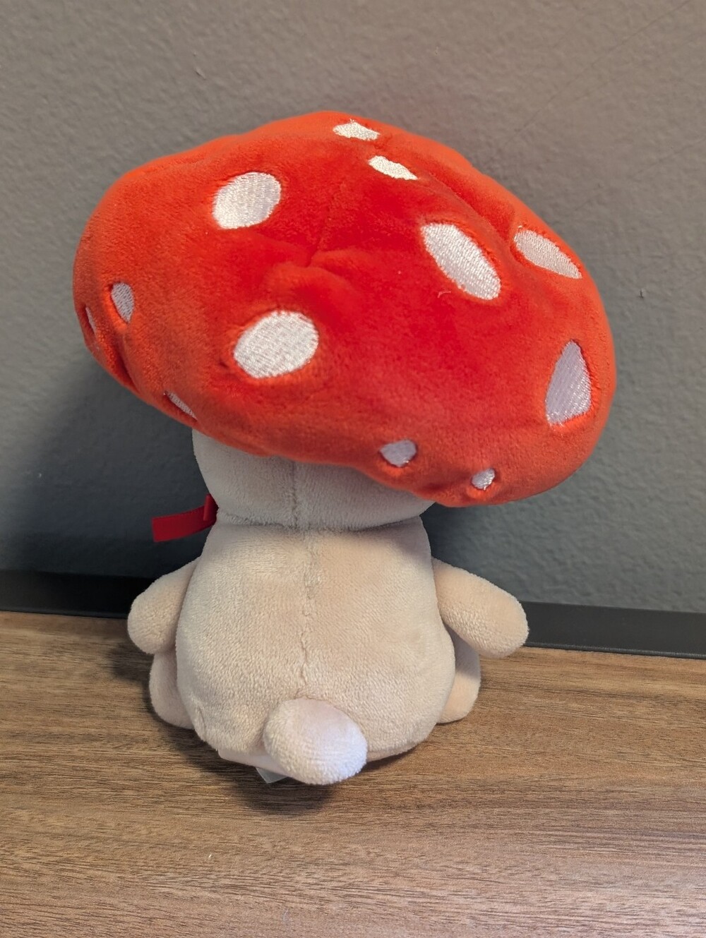Jellycat Fun-Guy Robbie Red 6" Mushroom Retired -FUNG3R - Picture 4 of 11